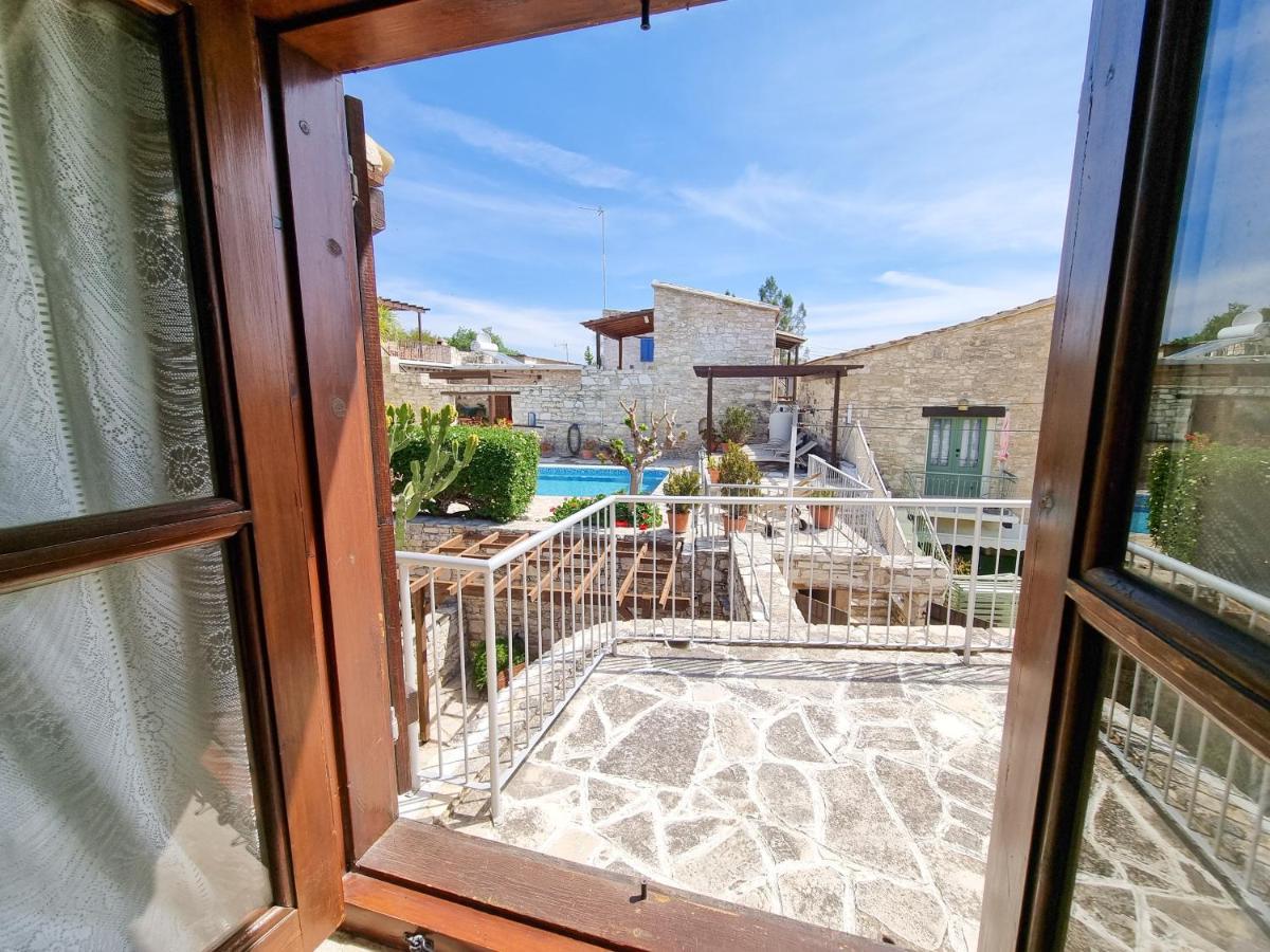Aphrodite'S Pool Retreat Skarinou Exterior photo